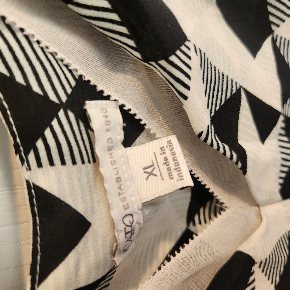 Cato Black and White Asymmetrical Graphic Tank Top Size XL Euc - Picture 2 of 3